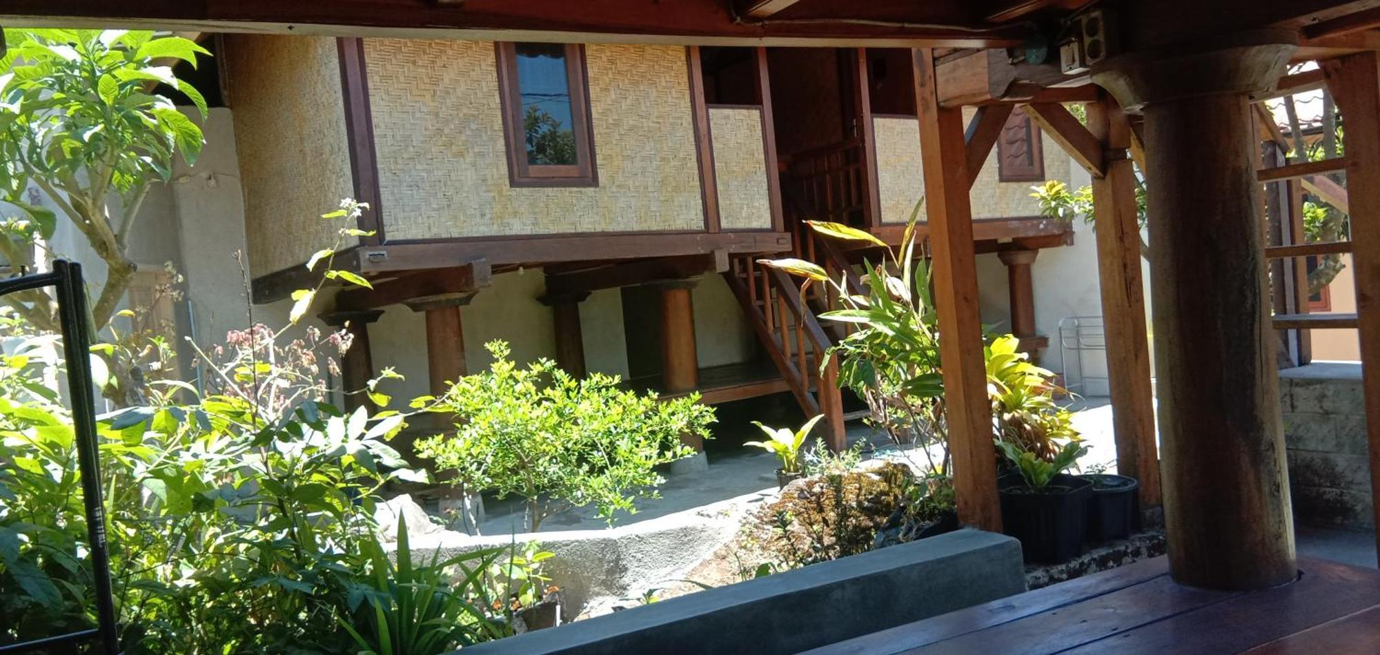 Radiya Guesthouse Sembalunlawang Exterior photo